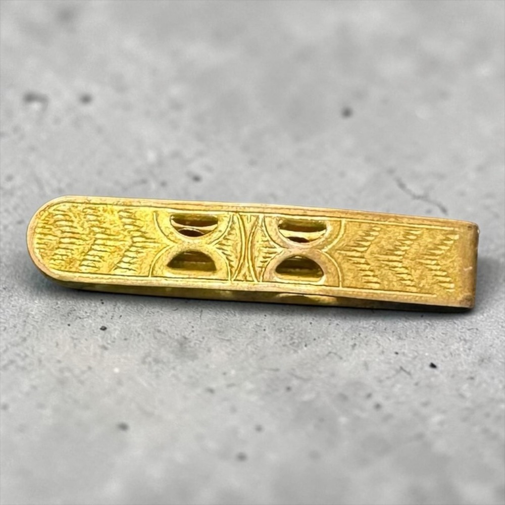 Vintage WILSNAP Gold Tone Engraved‎ Tie Clip Mid Century Tiki